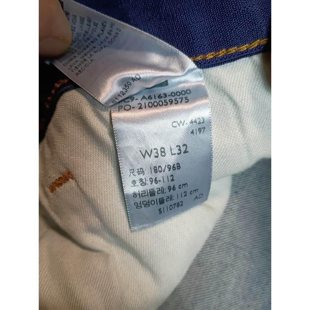 Brand New Levi's Men's W38 L32 Relaxed Fit Denim Jeans - Picture 3 of 7